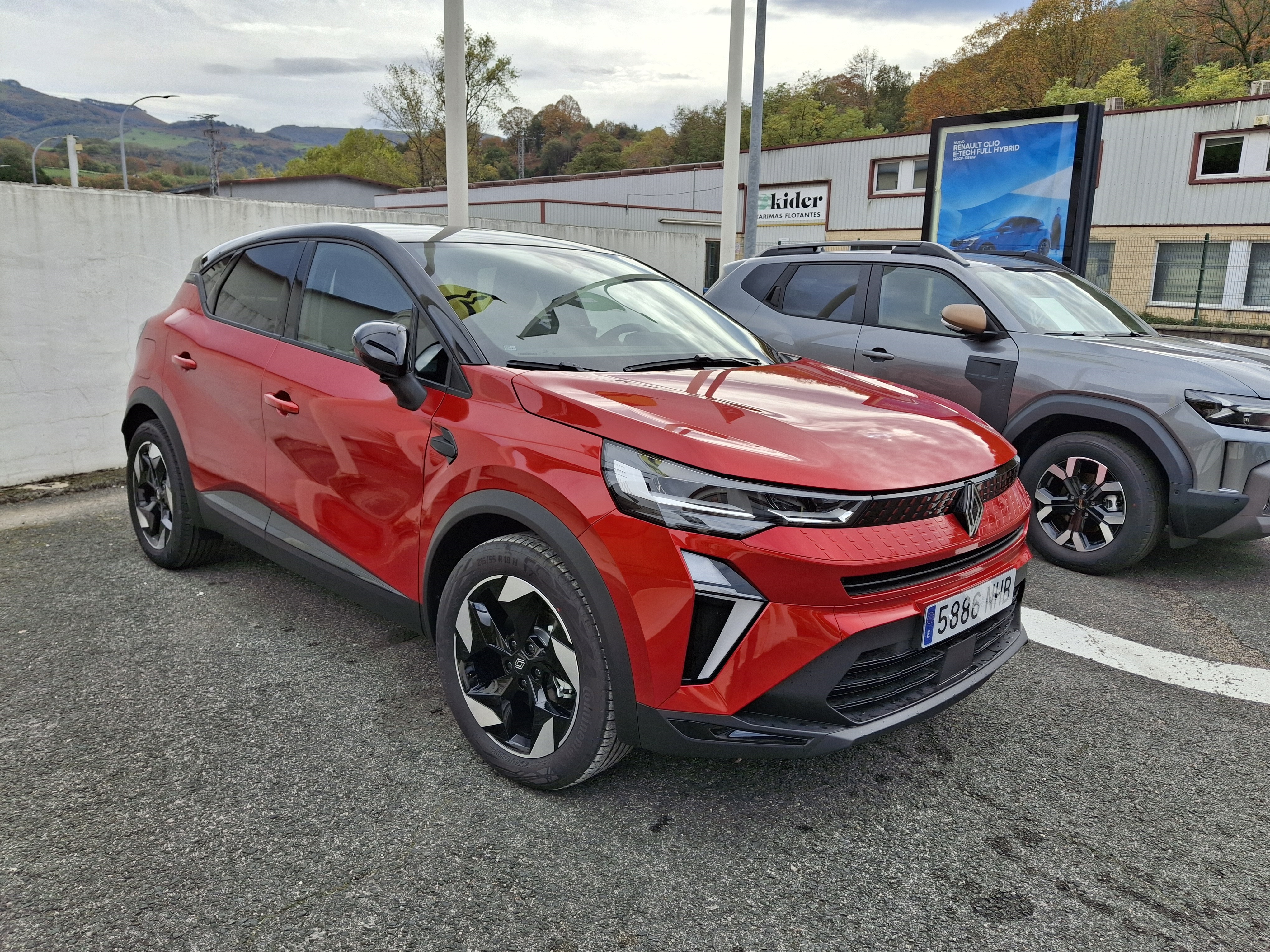 Renault Captur TECHNO FULL HYBRID 160 CV miniatura 2